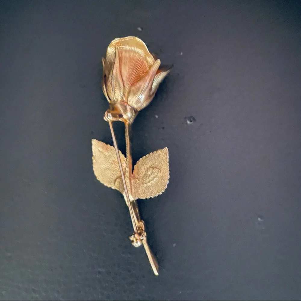 Vintage Giovanni Gold-Tone Elegant Rose with Branch Brooch Pin